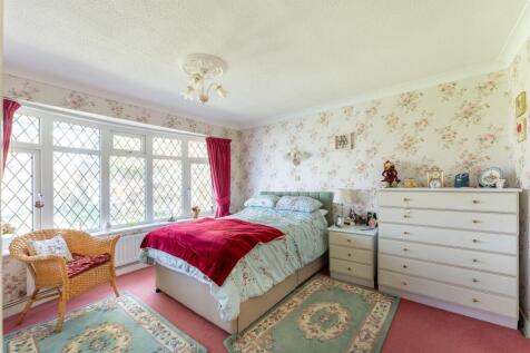 Bedroom One 1.jpg