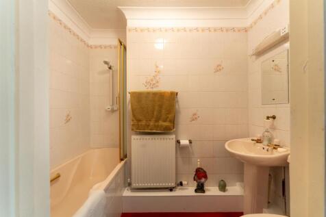 Bathroom.jpg