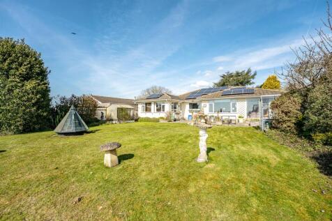 Rear Garden 5.jpg