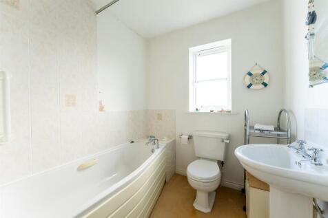 Bathroom.jpg