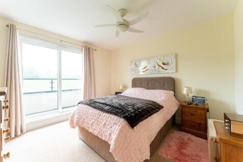 Bedroom One 1.jpg
