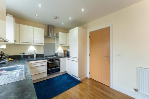 Kitchen 2.jpg