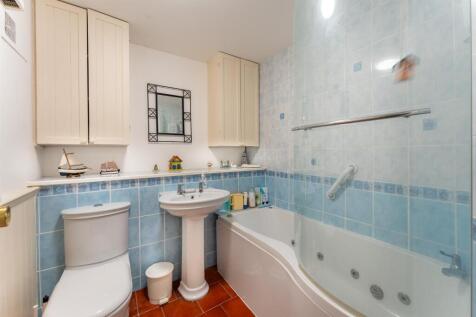 Bathroom.jpg