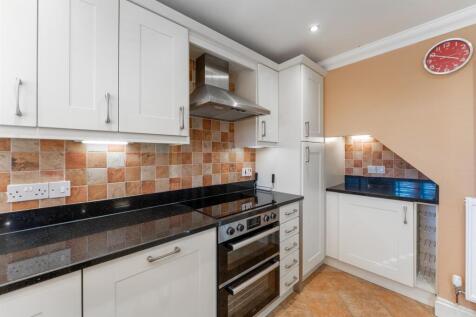 Kitchen 2.jpg