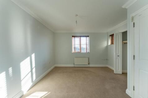 Bedroom 1 1.jpg