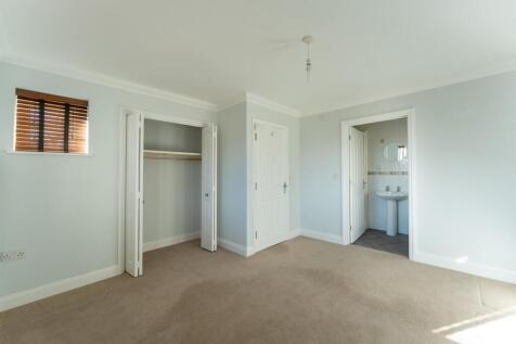 Bedroom 1 2.jpg