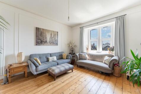 Lounge 3.jpg