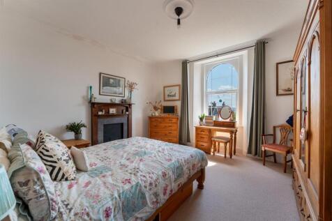 Bedroom One 1.jpg