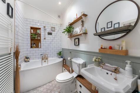 Bathroom.jpg