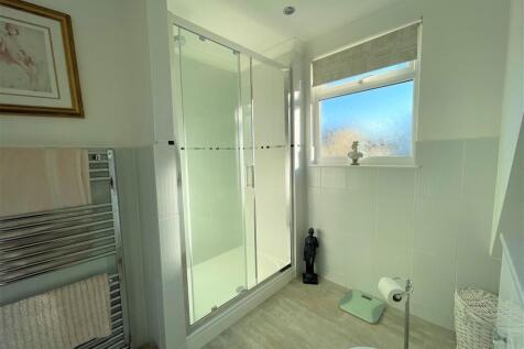 shower room 3.JPG