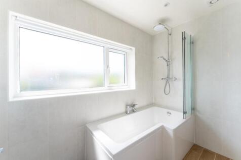 Bathroom 1.jpg