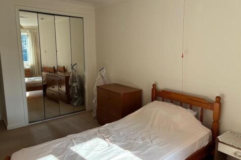 Bedroom..jpg