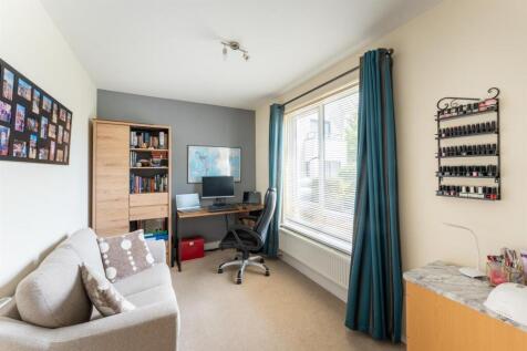 Play Room - Office.jpg