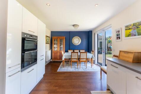 Kitchen 3.jpg