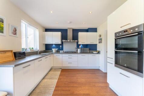 Kitchen 4.jpg