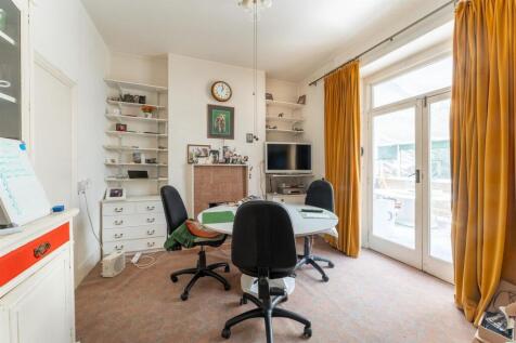 Breakfast room