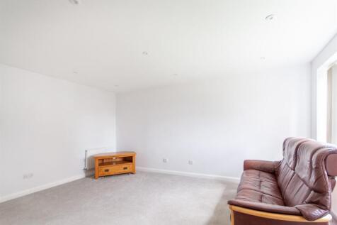Lounge 1.jpg