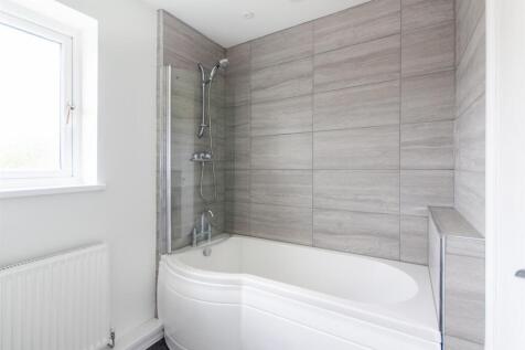 Bathroom 1.jpg