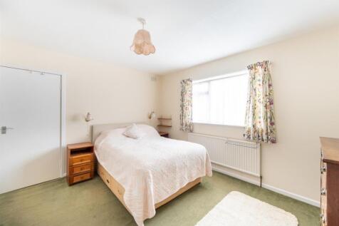 Bedroom 1 2.jpg