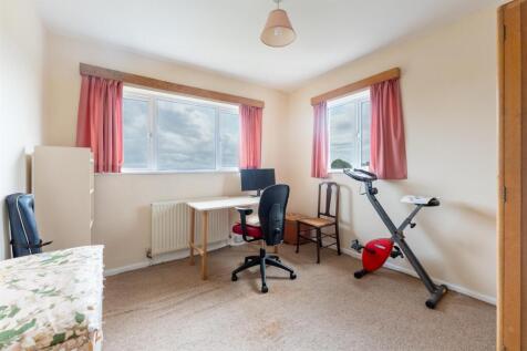 Bedroom 4.jpg
