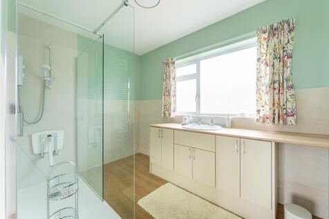 Shower Room.jpg