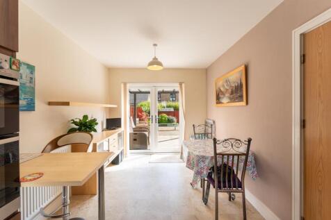 Dining Area.jpg