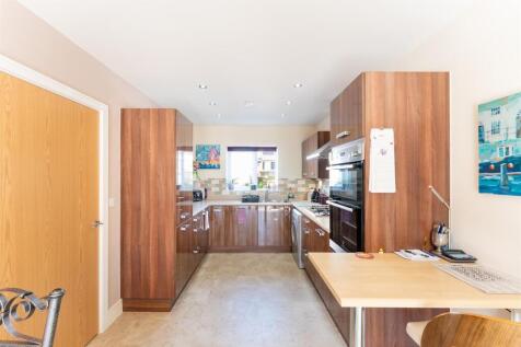 Kitchen 1.jpg
