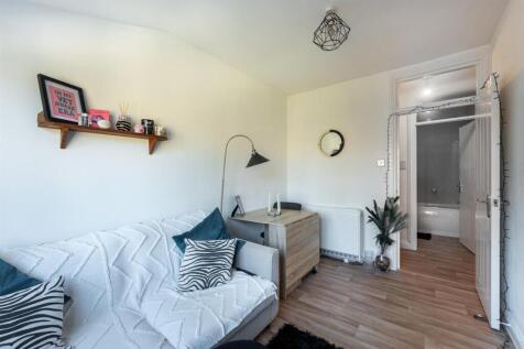 Lounge 2.jpg
