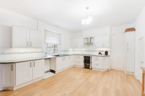 Kitchen Diner 1.jpg