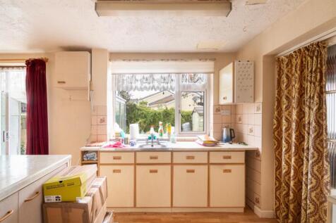 Kitchen 2.jpg