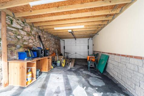Garage 2.jpg