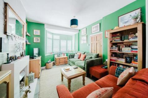 Lounge 1.jpg