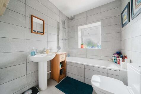 Bathroom.jpg