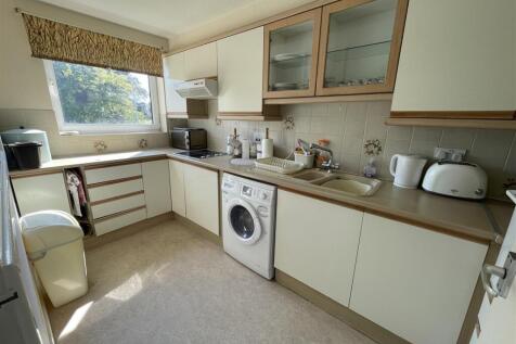 Kitchen 1.JPG
