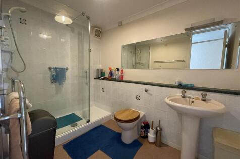 Shower Room.JPG