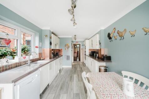 Kitchen 3.jpg