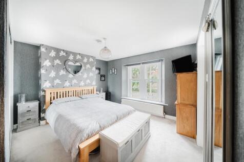 Bedroom One 1.jpg