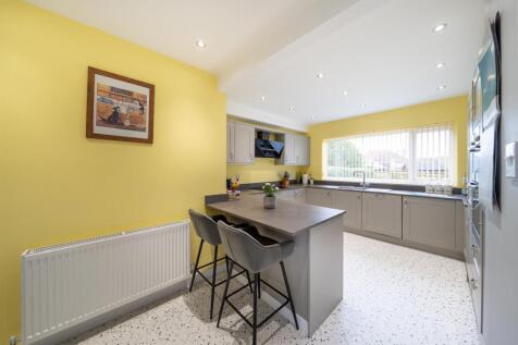 Kitchen 1.jpg