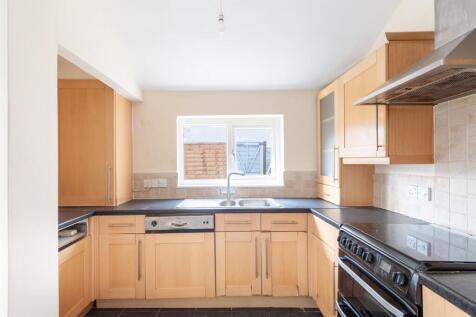 Kitchen 2.jpg