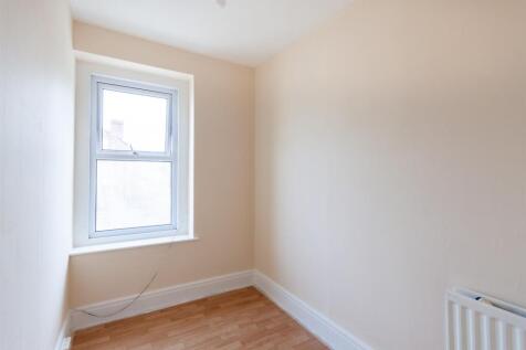 Bedroom 4.jpg