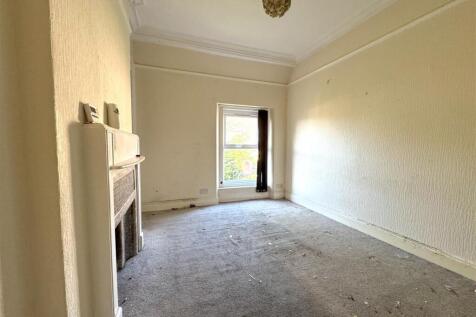 5 Hibernia Mansions lounge.jpg