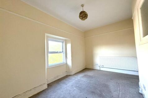 5 Hibernia Mansions bedroom 1.jpg