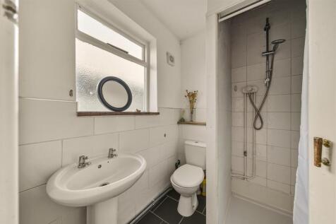 Down stair shower room