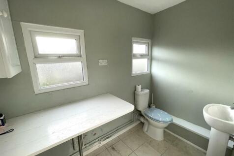 Utility / cloakroom