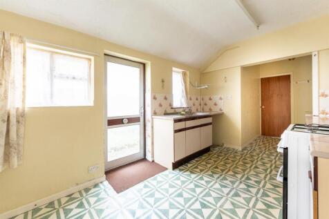 Kitchen 2.jpg