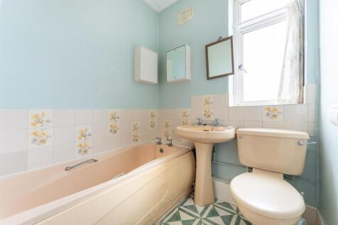 Bathroom.jpg