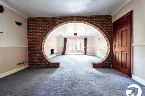 Lounge/Dining Area