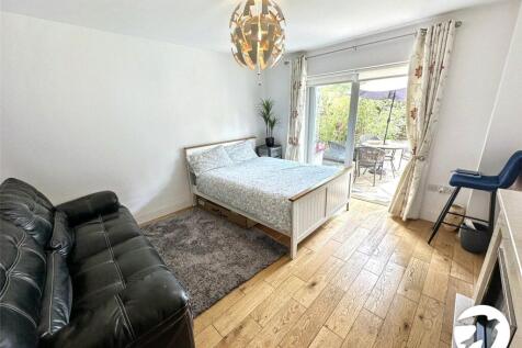 Bedroom/Living Area