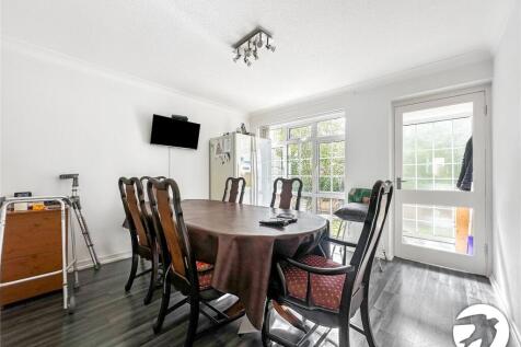 Diner/Bedroom