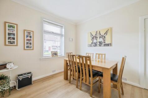 Bedroom 4/Dining